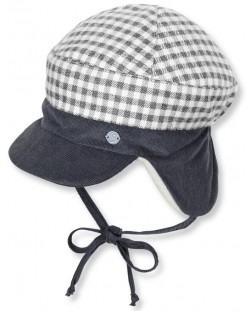 Зимна шапка с козирка Sterntaler - За момчета, 45 cm, 6-9 месеца