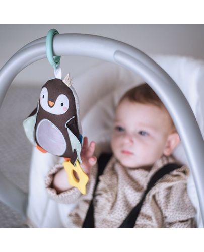 Бебешка мека дрънкалка Taf Toys -  Принцът пингвин - 2