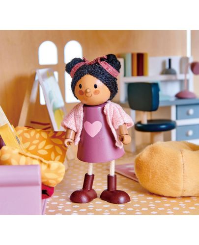 Дървена кукла Tender Leaf Toys - Аяна с коте - 2