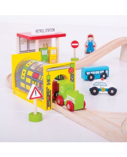 Дървен игрален комплект Bigjigs - Влак, релси, летище и аксесоари - 3