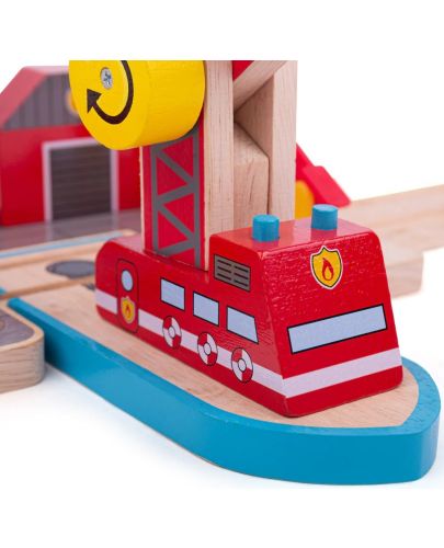 Детски дървен комплект Bigjigs - Морско влаково спасяване при пожар - 2