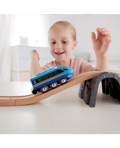 Дървен влак с управление Hape - 3