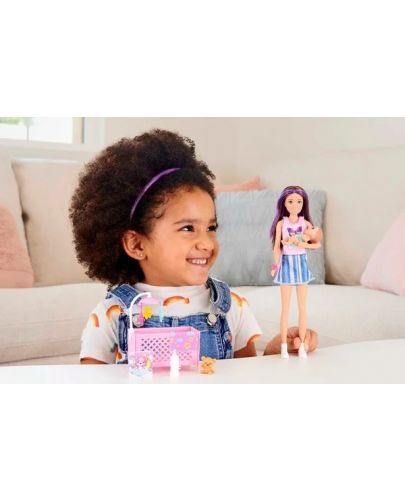 Игрален комплект Barbie Skipper - Барби детегледачка с лилави кичури - 8