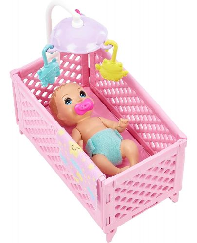 Игрален комплект Barbie Skipper - Барби детегледачка с лилави кичури - 4