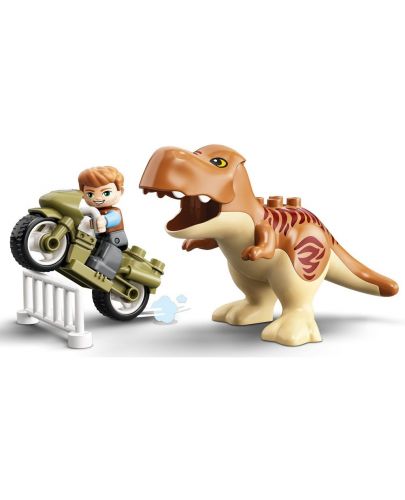 Конструктор Lego Duplo Jurassic World - Бягство на тиранозавър рекс и трицератопс (10939) - 6