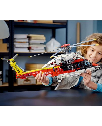 Конструктор LEGO Technic - Спасителен хеликоптер Airbus H175 (42145) - 7