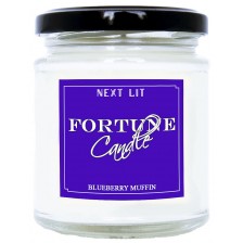 Ароматна свещ с късметче Next Lit Fortune Candle - Мъфин с боровинки, на български -1
