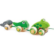 Дървена играчка за дърпане HaPe International - Семейство жабки -1