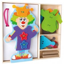 Дървена играчка за нанизване Small Foot - Клоун с дрехи -1