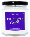 Ароматна свещ с късметче Next Lit Fortune Candle - Мъфин с боровинки, на английски - 1t