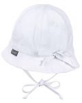 Детска лятна шапка с UV 50+ защита Sterntaler - 43 cm, 5-6 мeсеца, бяла - 3t