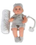 Кукла-бебе Moni - Със сиви дрешки на райе и одеялце, 41 cm - 1t